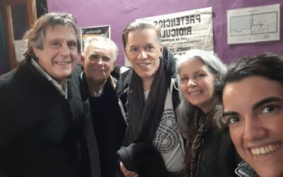Cholufoto con el elenco de Alimañas Ponzoñosas en el teatro Paraje Artesón